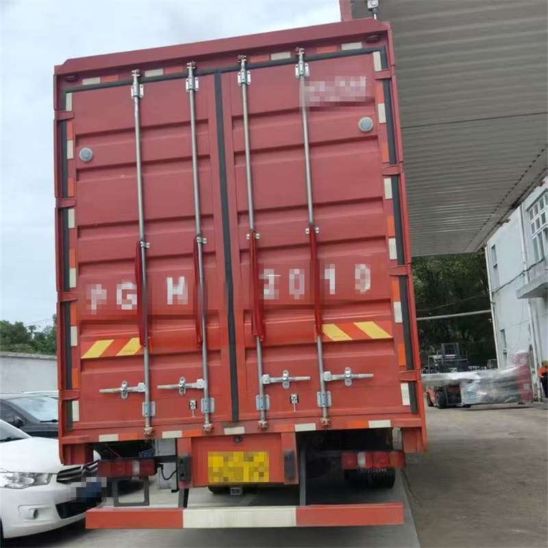 定城镇探索乡城县进仓物流：多元服务与高效运输线路