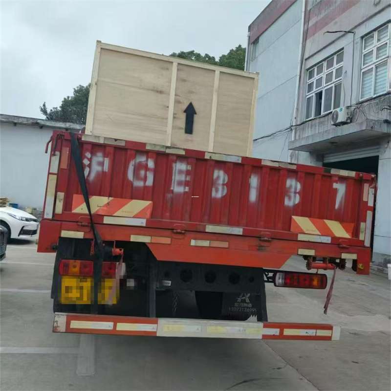 定城镇米林县：物流专线的高效货运之旅